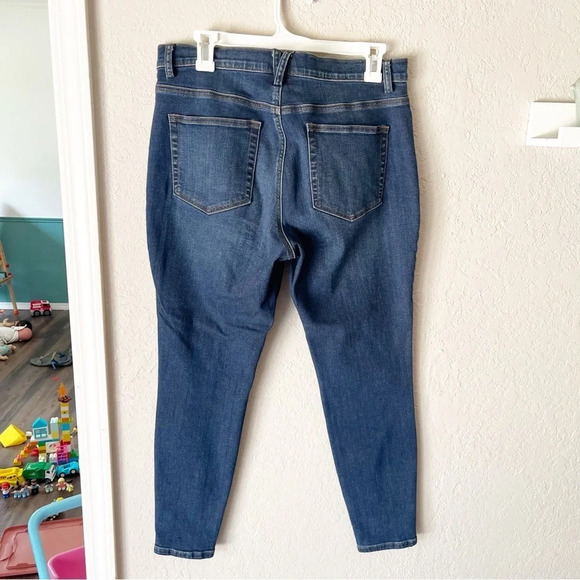 DULUTH Trading Company Women's DuluthFlex Daily Denim Skinny Jeans 10S Short - Picture 2 of 7